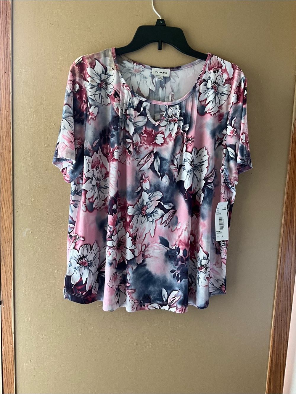 NWT NIKKI size large SS top
